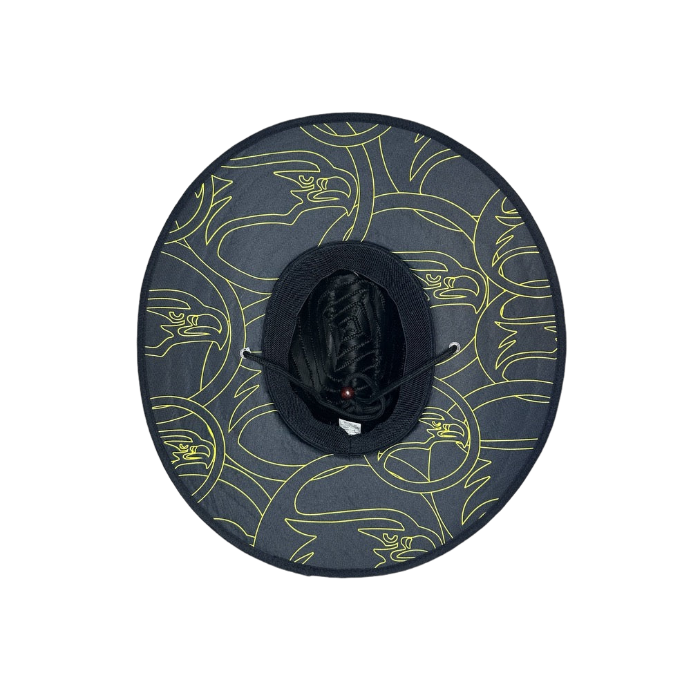 Straw hat with a classic design, breathable material, and comfortable fit, perfect for sunny days and adding a touch of style to any outfit.