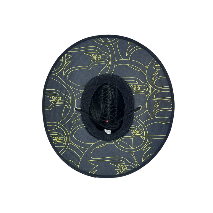 Straw hat with a classic design, breathable material, and comfortable fit, perfect for sunny days and adding a touch of style to any outfit.